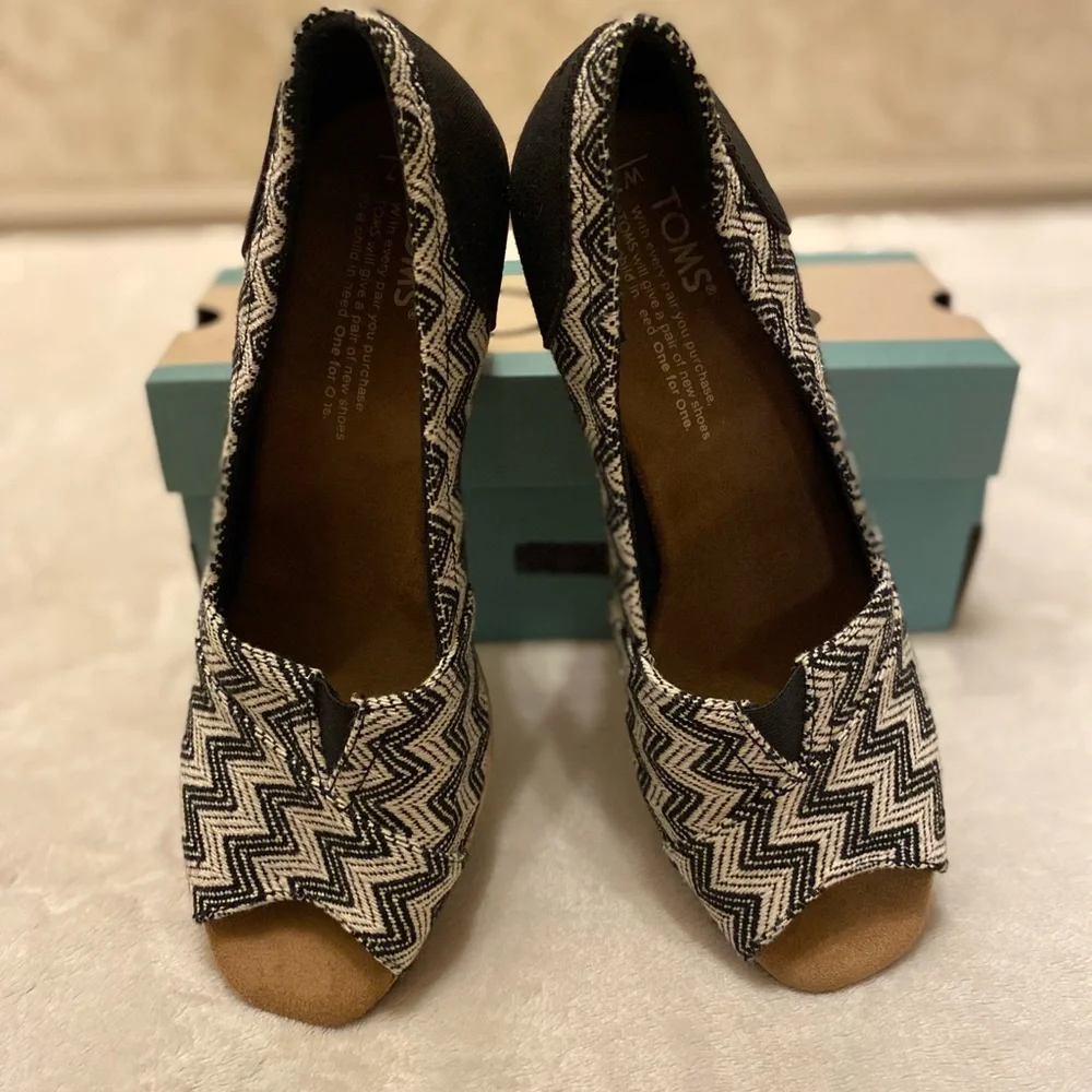 TOMS Black and White Zigzag Cork Wedges